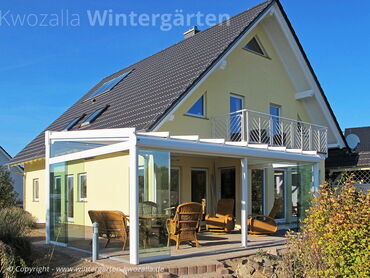 Wintergarten - Referenzen | Wintergarten mit transparenter Schiebeverglasung - Bilder & Ideen zur Inspiration