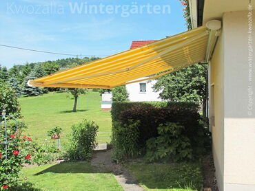 Vollkassettenmarkise: Terrassen- und Balkonmarkise von Kwozalla - Seitliche Ansicht