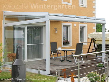 Terrassenüberdachung 04 mit seitlicher Schiebe-Verglasung - KWOZALLA Wintergärten bei Dresden