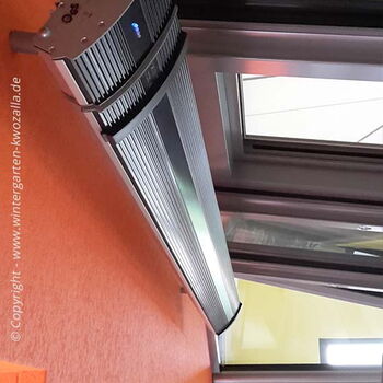 Terrassenheizung, Dunkelstrahler: Die abgegebene Strahlungswärme hat eine Reichweite von bis zu drei Metern.