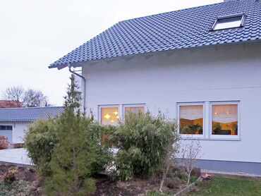 Terrasse vor dem Bau eines Glashauses / vor der Verglasung der Terrasse