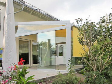 Außenbeschattung, Lichtschutz für ein Glashaus - Senkrecht-Markise